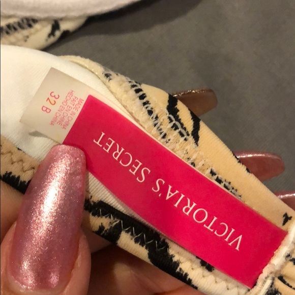 SOLD‼️‼️‼️ bikini top - Picture 3 of 5